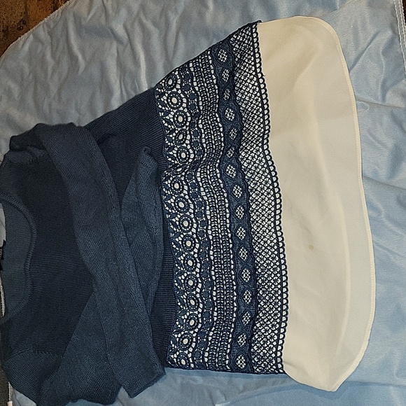 Women's Pullover Sweater - Picture 2 of 6